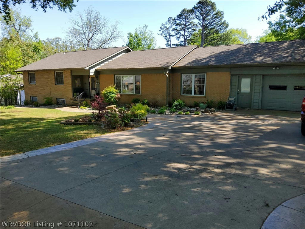 3016 BEVERLY DR, FORT SMITH, AR 72901, photo 1 of 49