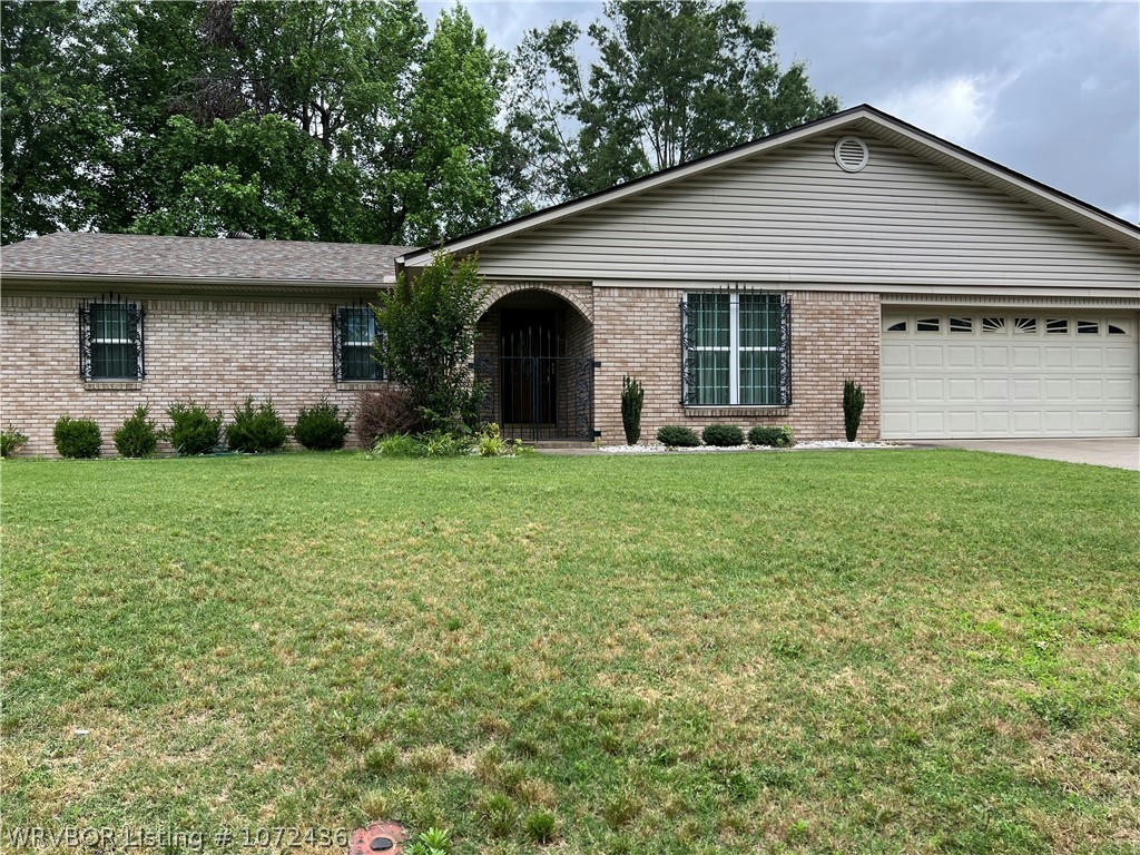 8012 MEADOW DR, FORT SMITH, AR 72908, photo 1 of 25