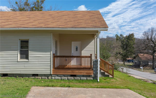 1901 S Y ST, FORT SMITH, AR 72901, photo 2 of 50