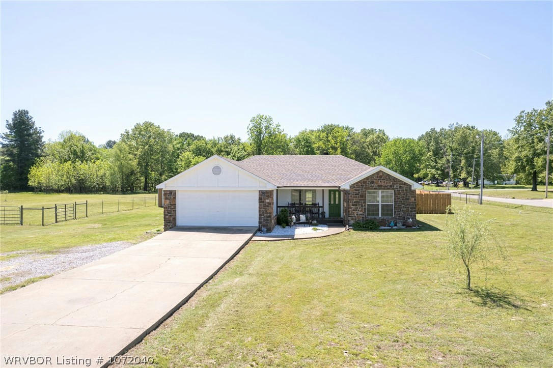 4823 COUNTRY AIRE EST, HACKETT, AR 72937, photo 1 of 47